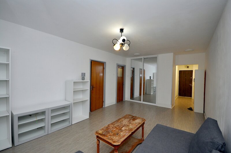 Drumul Taberei, langa metrou Romancierilor apartament 2 camere.